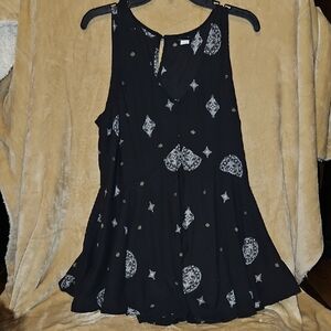 Torrid Black and White Patterned Sleeveless Blouse